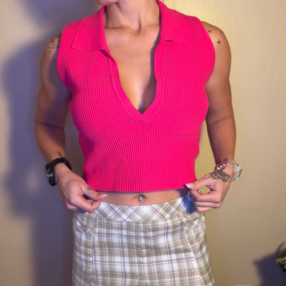 Women's Pink Sleeveless Knit Collared Top